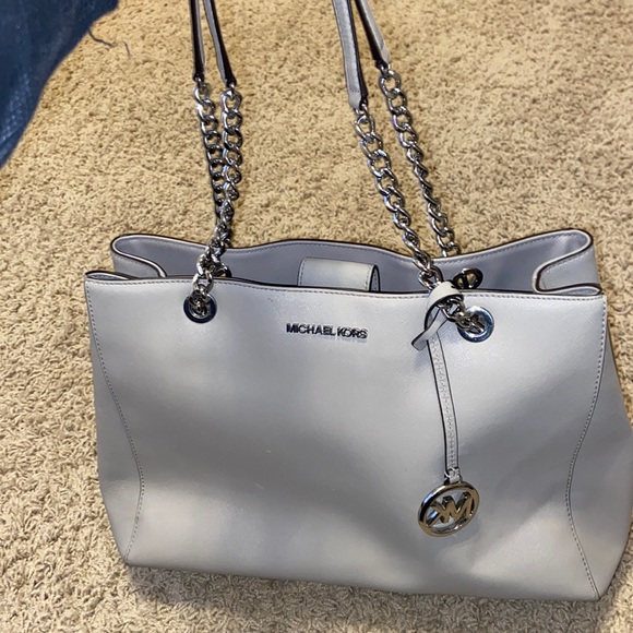 A grey Michael Kors chain purse. All grey and silver leather - Picture 5 of 8
